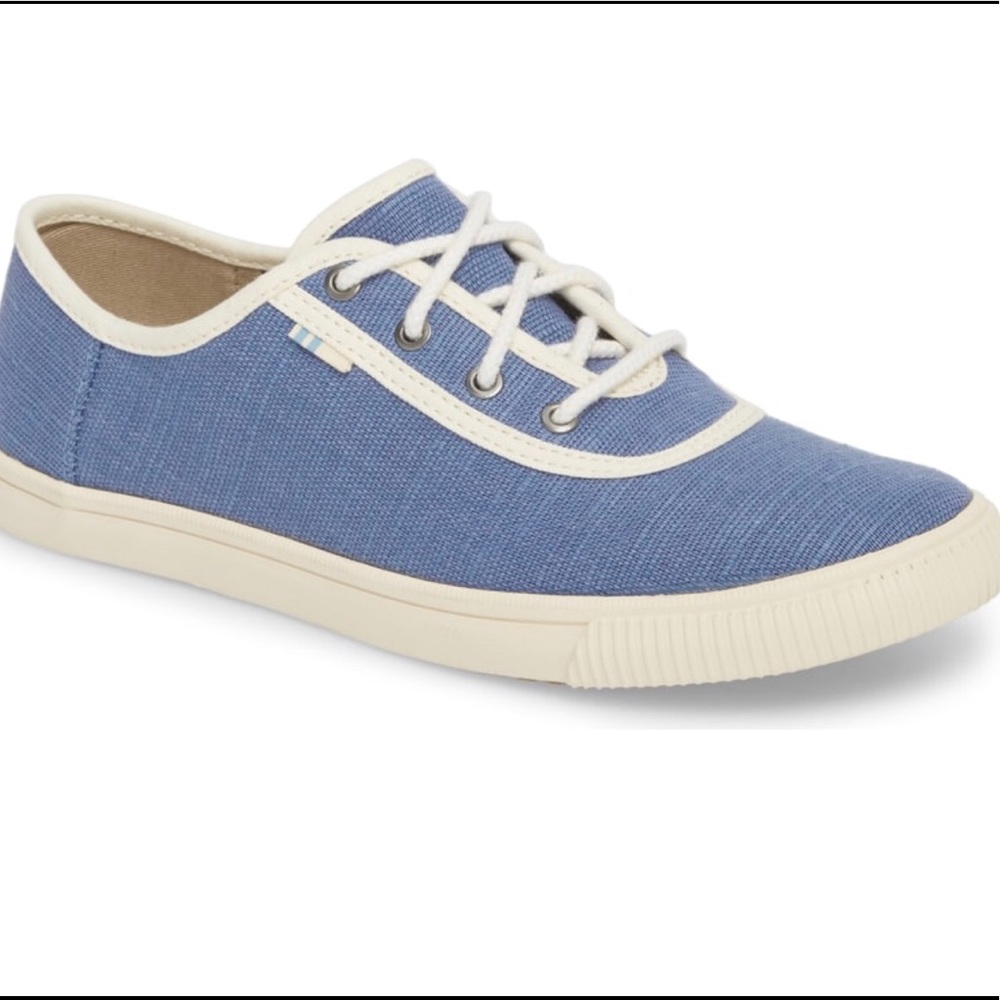 Toms 7.5 infinity blue heritage canvas.